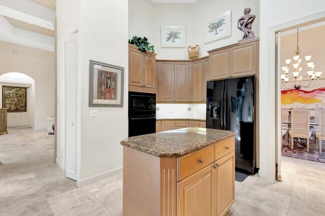 Building Photo - 6802 Casa Grande Way
