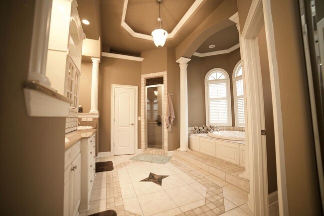 Building Photo - 4 br, 4 bath House - 106 Holbrook Drive