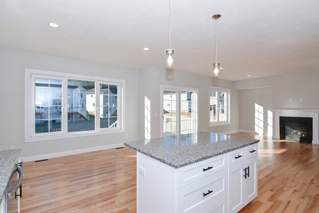 Building Photo - 76 Pouts Ln