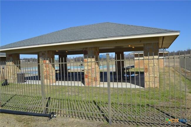 Building Photo - 1603 Neuberry Cliffe