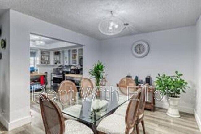 Building Photo - 200 NE 12th Ave