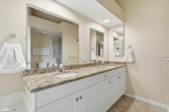 Building Photo - 26630 Rosewood Pointe Dr