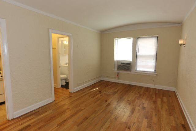 Building Photo - 539 W Arlington Pl