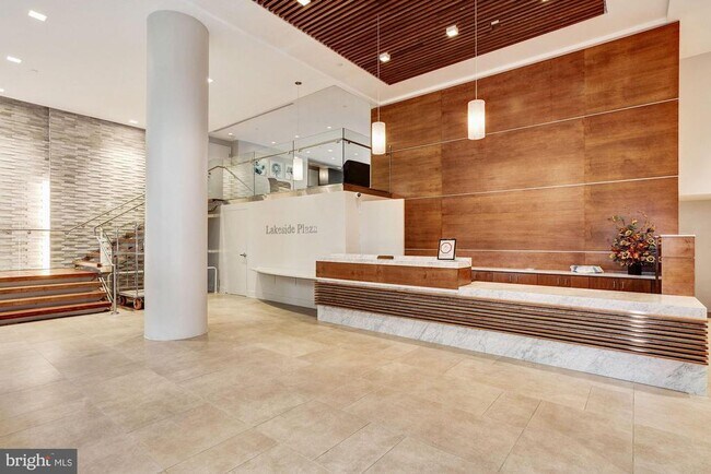 Building Photo - 3800 Powell Ln