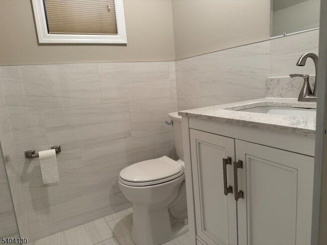 Building Photo - 126 Sagamore Dr