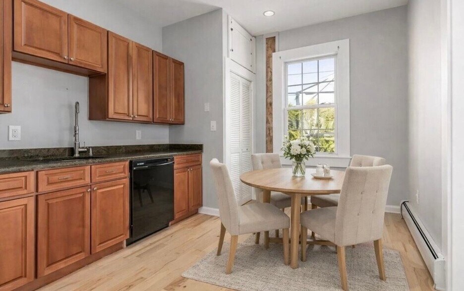 Building Photo - 9 Prospect St