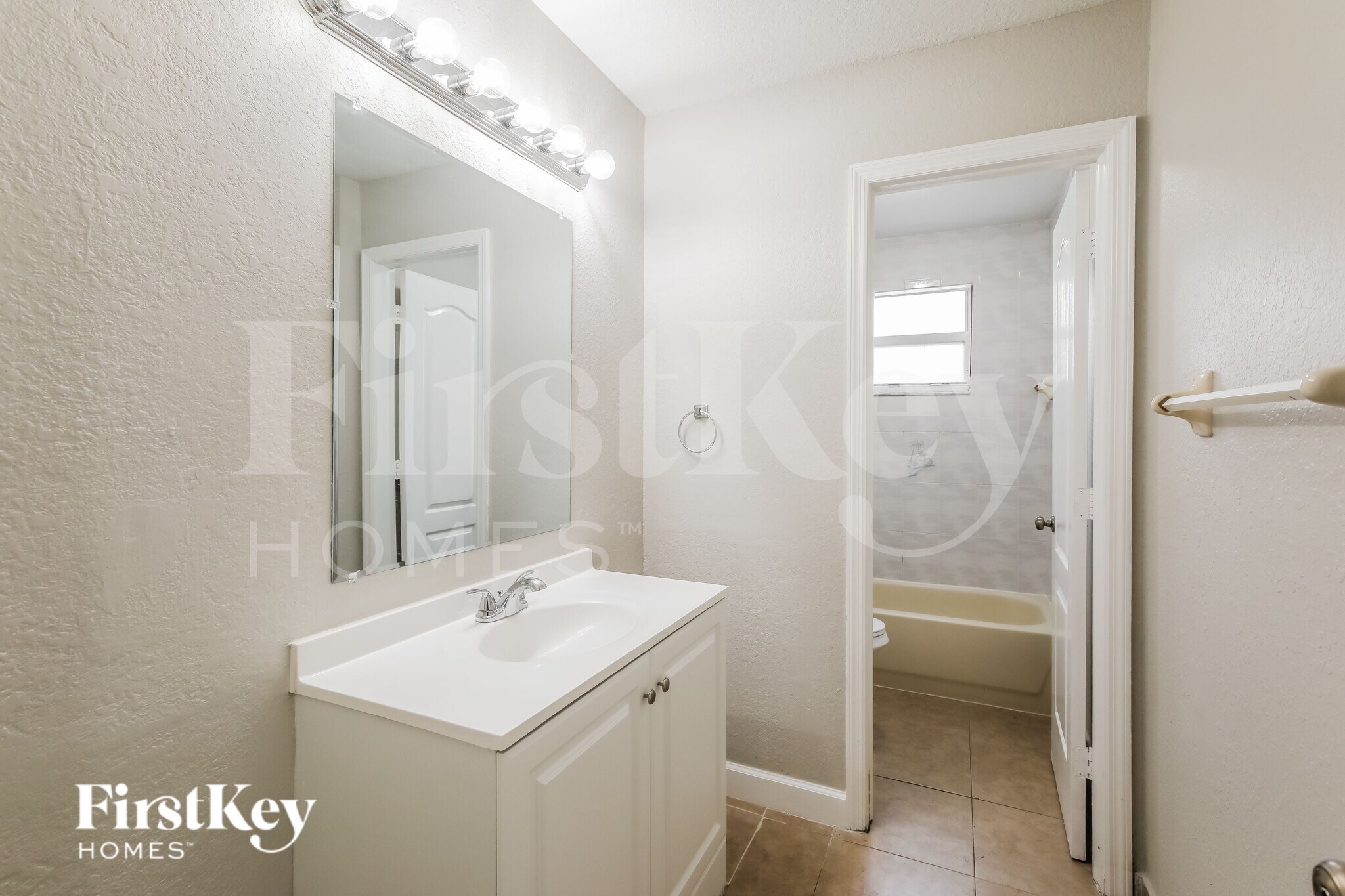 Building Photo - 10561 SW 161st Ave