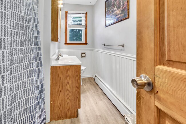 Building Photo - 15 Albert St