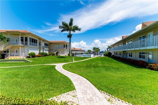 Building Photo - 850 Palm St