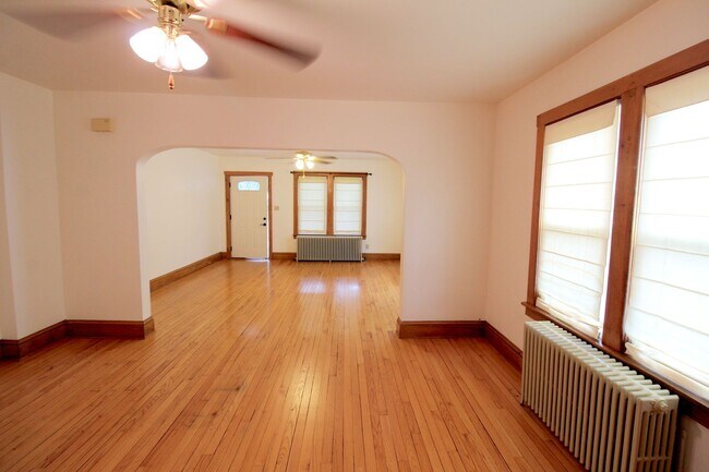 Building Photo - 1121 Shenandoah St