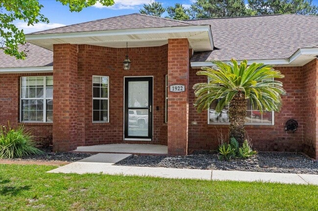 Building Photo - 1922 Coral St