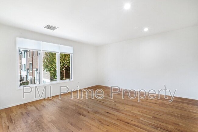 Building Photo - 92 E Blackwell St