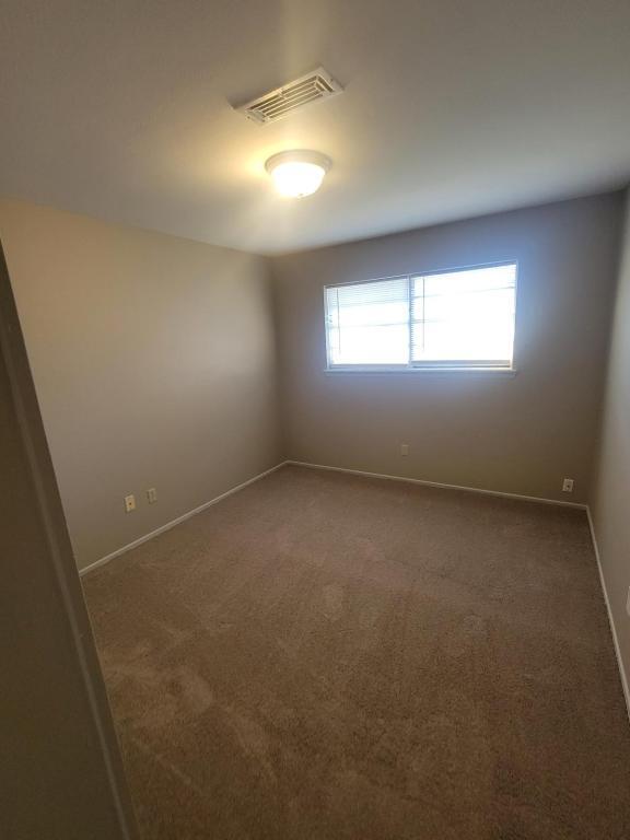 Building Photo - 1028 N Wells St