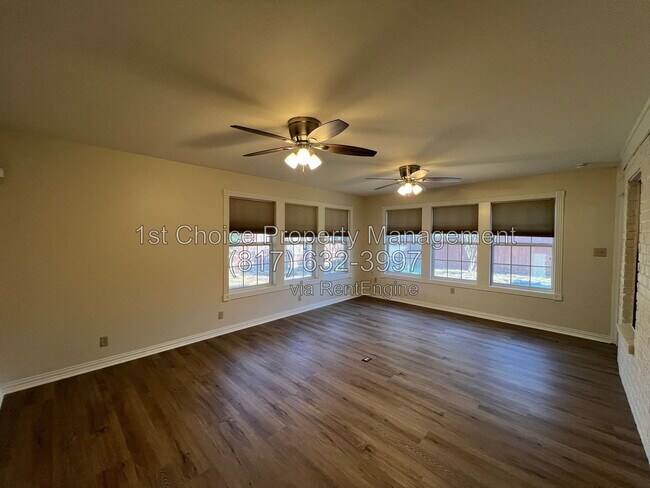 Building Photo - 7808 Mallard Ln