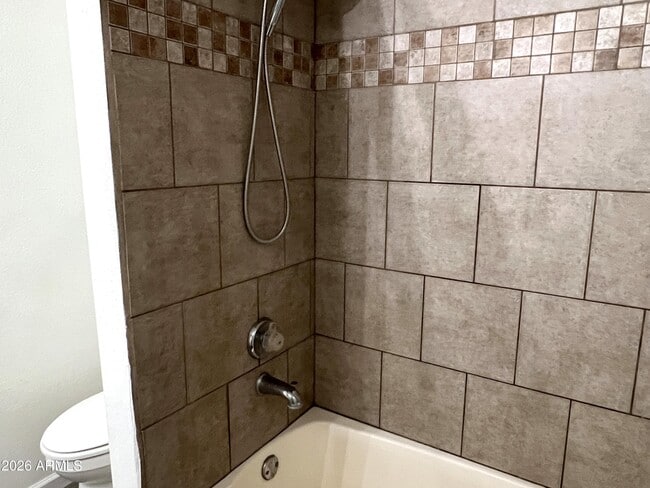 Building Photo - 1601 W Sunnyside Dr