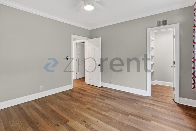 Building Photo - 3638 Peachtree Rd NE