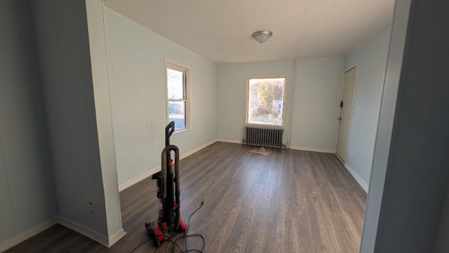 Building Photo - 584 Burgess St