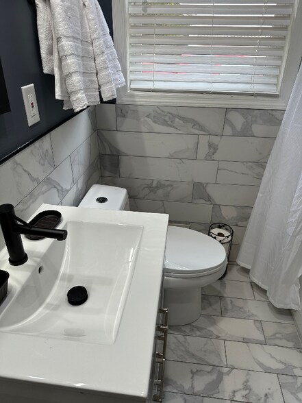 Building Photo - 2636 Acadia St