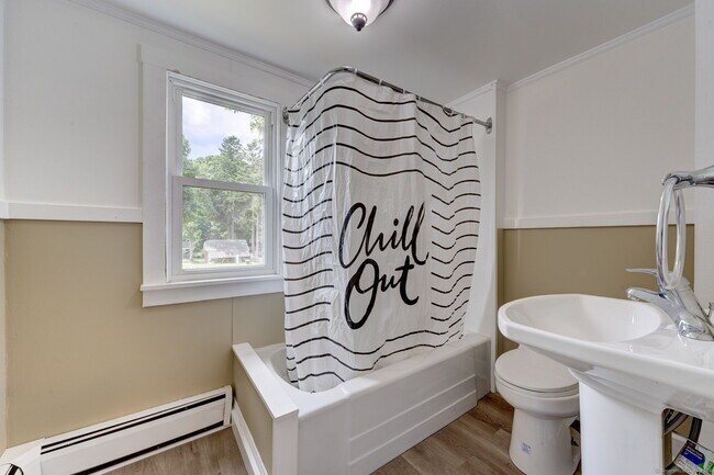 Building Photo - 40 Mortimer St