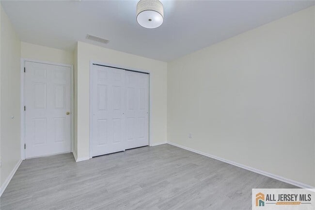 Building Photo - 401 Pheasant Run