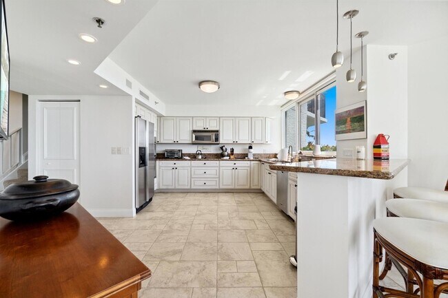 Building Photo - 2565 S Ocean Blvd