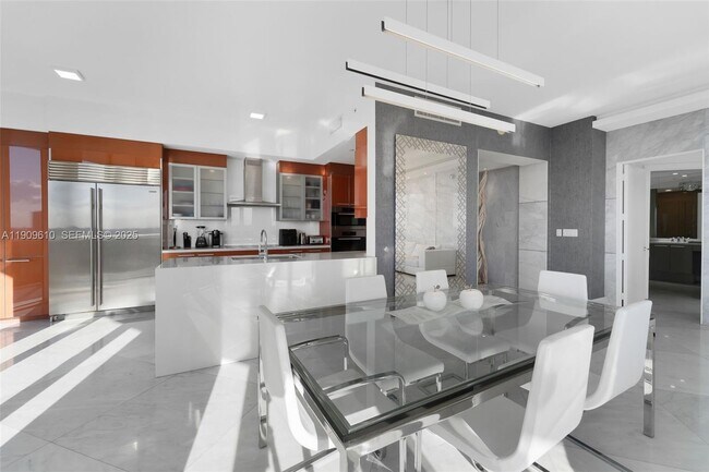 Building Photo - 4100 Island Blvd