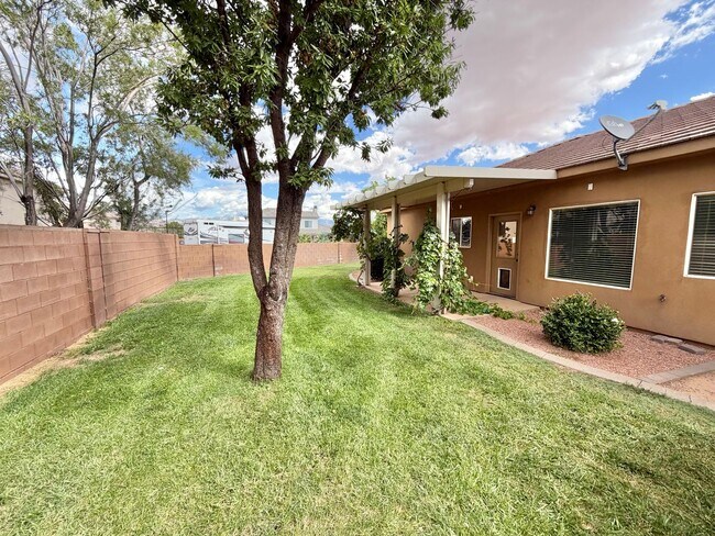 Building Photo - 2254 S 240 W
