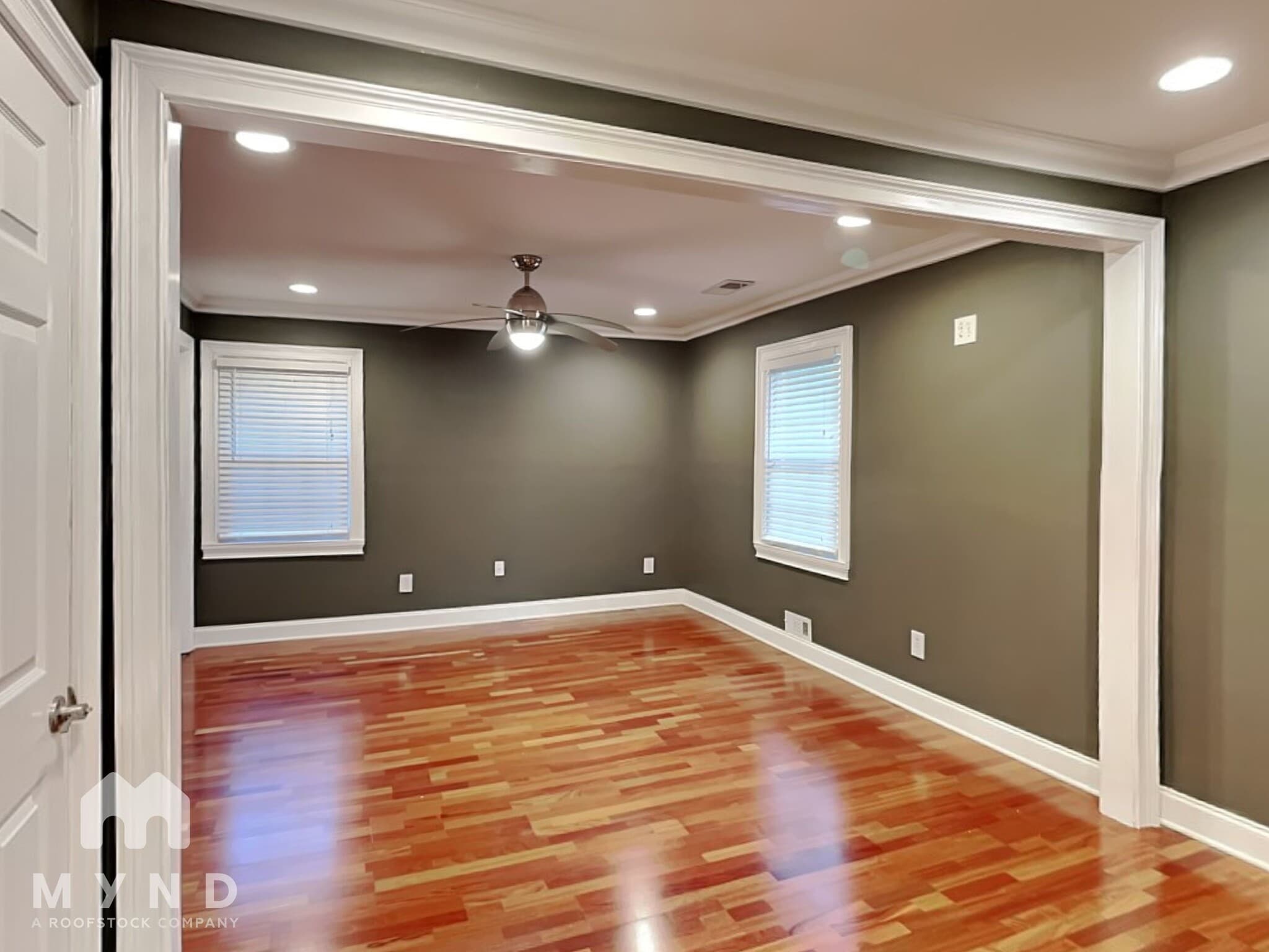 Building Photo - 1688 Knob Hill Ct NE