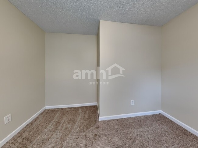 Building Photo - 2901 Horseshoe Bend Rd SW