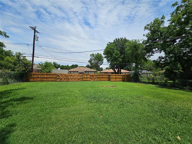 Building Photo - 2023 E Illinois Ave