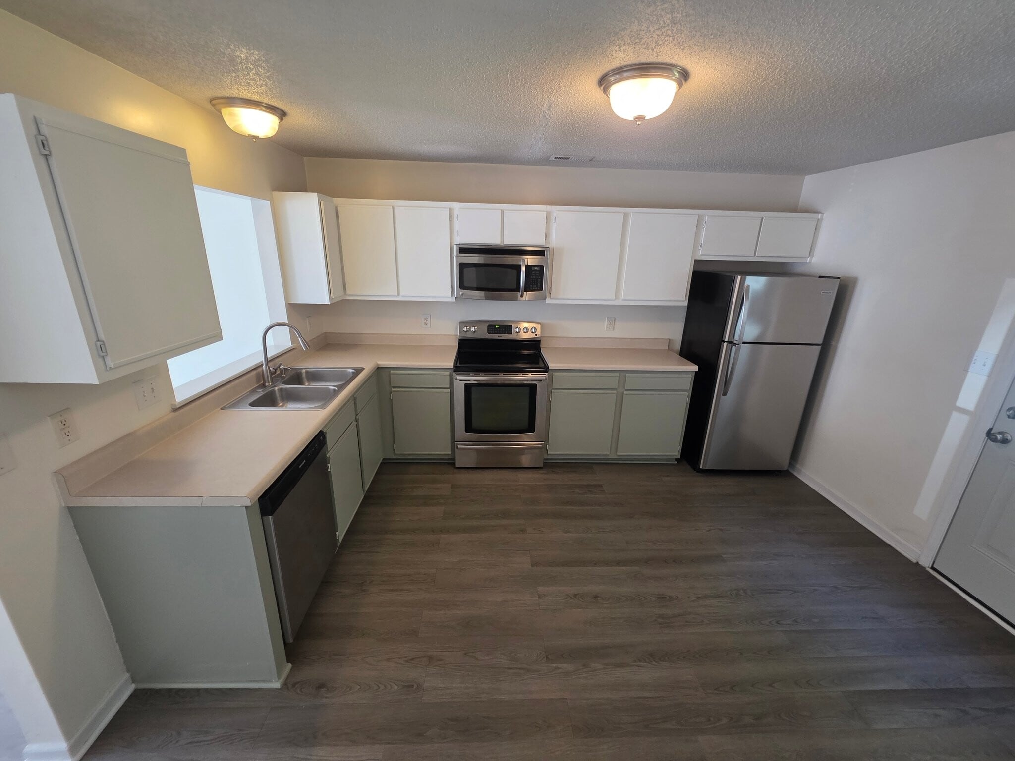 Building Photo - 106 Spring Meadow Cir