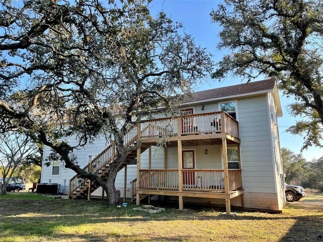 Building Photo - 207 Oakwood Loop