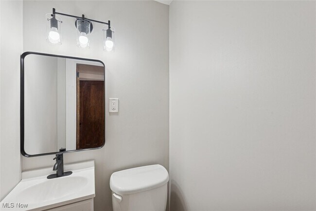 Building Photo - 3996 Bluestone Rd