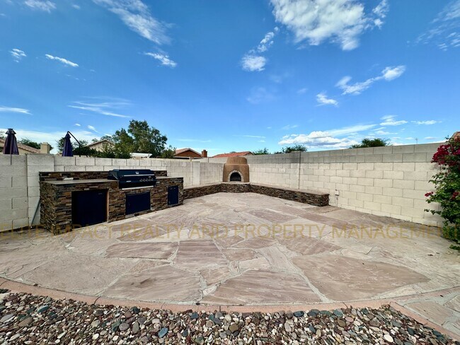 Building Photo - 8999 E Marci Lynne Way