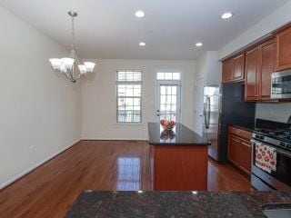 Building Photo - 7721 Duncannon Ln