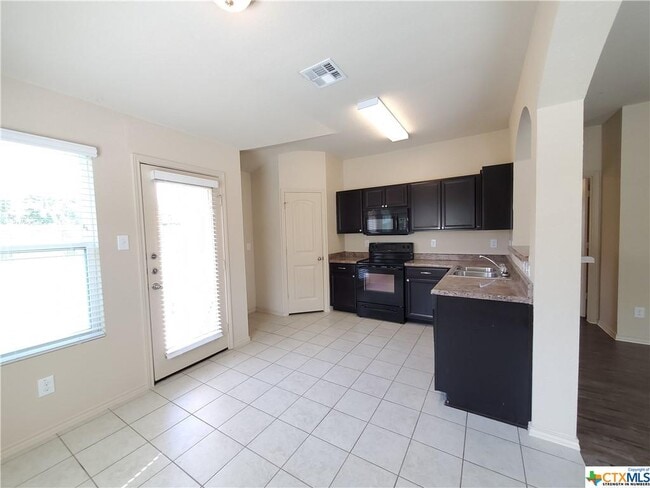 Building Photo - 1536 Gateshead Dr