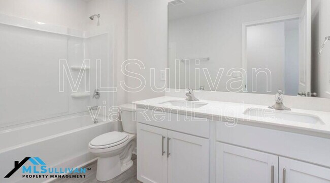 Building Photo - 2932 Egert Dr