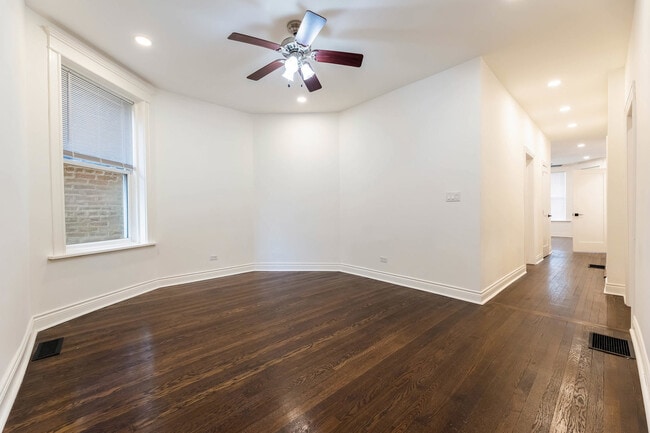 Building Photo - 1511 W Garfield Blvd