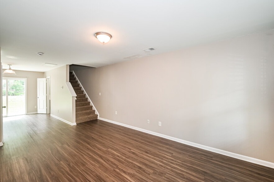 Building Photo - 818 Rook Rd