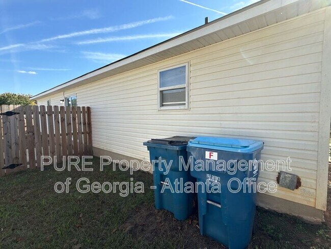 Building Photo - 134 N Ridge Dr