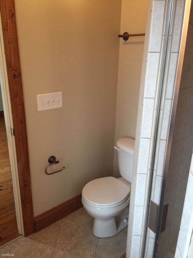 Building Photo - 2 br, 2 bath Townhome - 443 McAdoo Ave