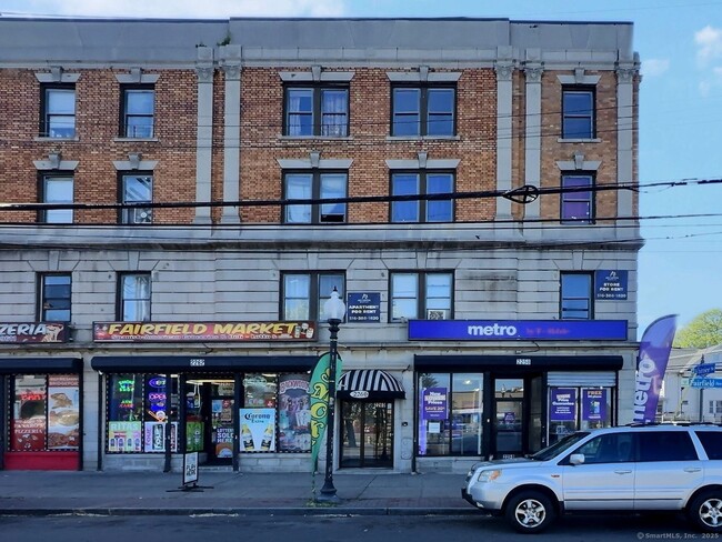 Building Photo - 2260 Fairfield Ave