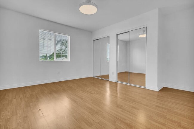 Building Photo - 1672 N Soto St