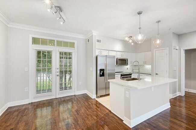 Building Photo - 15200 Memorial Dr