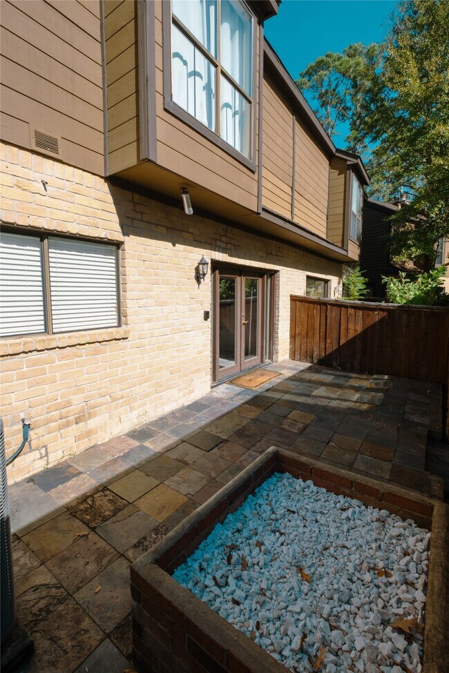 Building Photo - 11711 Memorial Dr