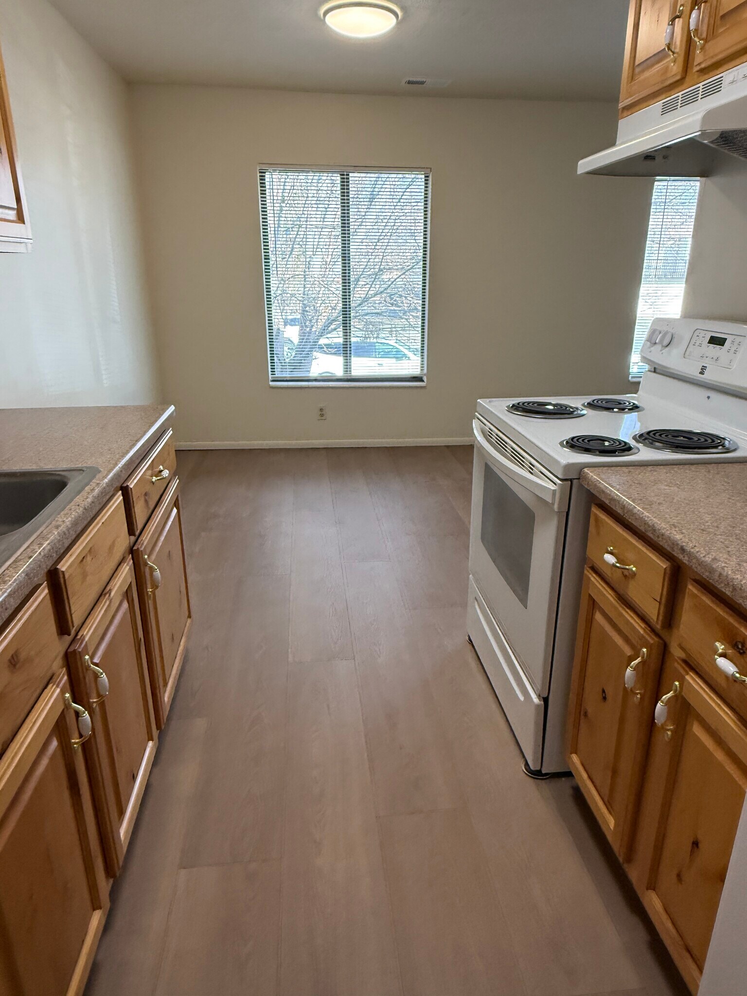 Building Photo - 3943 S 700 W