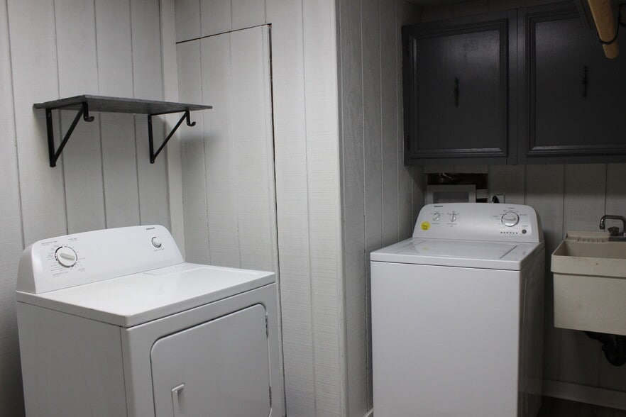 Building Photo - 9033 Rapidan Dr