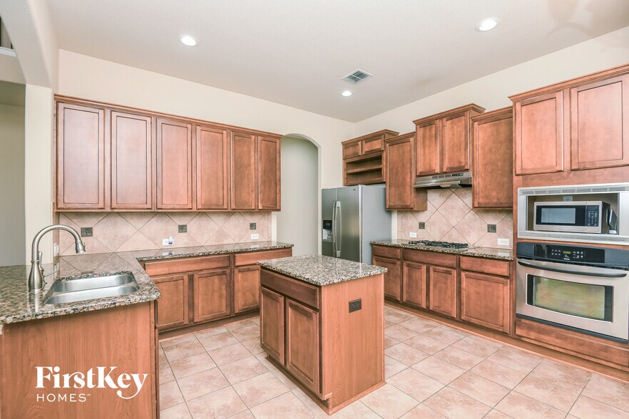 Building Photo - 2488 Deer Run