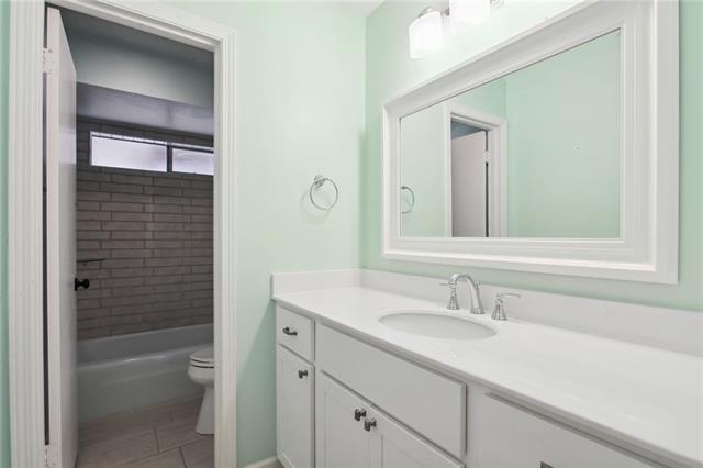 Building Photo - 4712 Southshore Dr