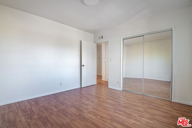 Building Photo - 1937 S Bedford St